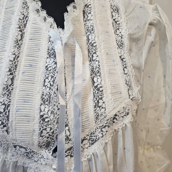 Beth Michaels size medium robe light weight - Picture 3 of 11